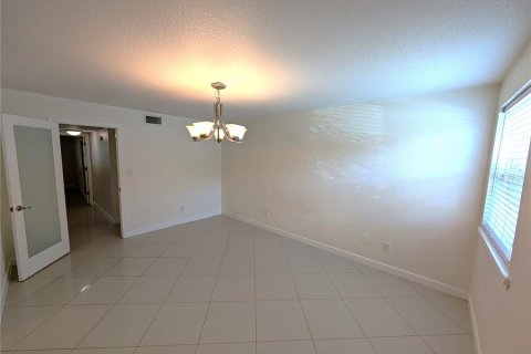 Condo in Tampa, Florida, 3 bedrooms  № 1911961 - photo 15
