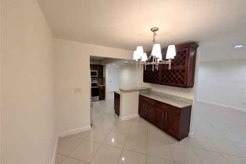 Condo in Tampa, Florida, 3 bedrooms  № 1911961 - photo 11