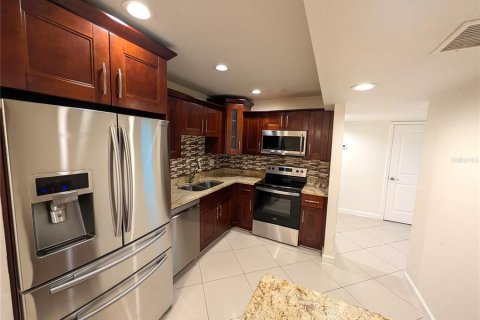Condo in Tampa, Florida, 3 bedrooms  № 1911961 - photo 10