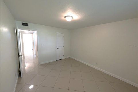 Condo in Tampa, Florida, 3 bedrooms  № 1911961 - photo 17