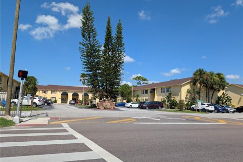 Condo in Tampa, Florida, 3 bedrooms  № 1911961 - photo 26