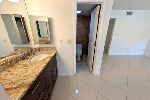 Condo in Tampa, Florida, 3 bedrooms  № 1911961 - photo 20