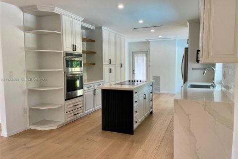 Villa ou maison à louer à Palmetto Bay, Floride: 4 chambres, 207.54 m2 № 1977177 - photo 5