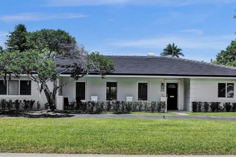Villa ou maison à louer à Palmetto Bay, Floride: 4 chambres, 207.54 m2 № 1977177 - photo 1