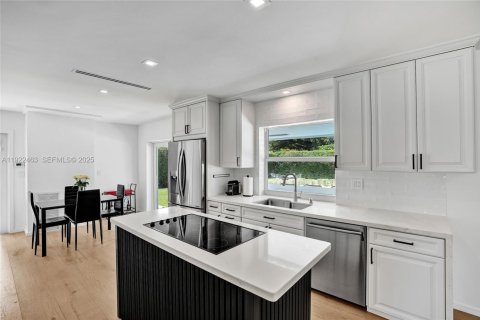 Villa ou maison à louer à Palmetto Bay, Floride: 4 chambres, 207.54 m2 № 1977177 - photo 6