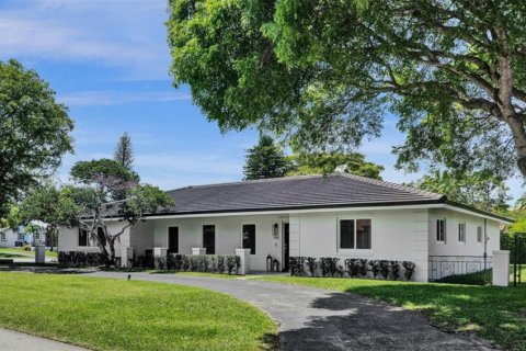 Villa ou maison à louer à Palmetto Bay, Floride: 4 chambres, 207.54 m2 № 1977177 - photo 2