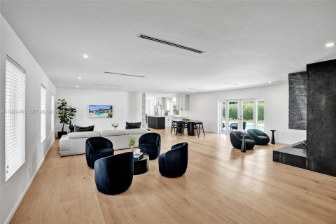 Villa ou maison à louer à Palmetto Bay, Floride: 4 chambres, 207.54 m2 № 1977177 - photo 12