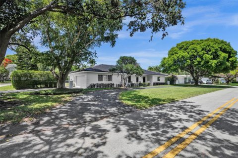 Villa ou maison à louer à Palmetto Bay, Floride: 4 chambres, 207.54 m2 № 1977177 - photo 27