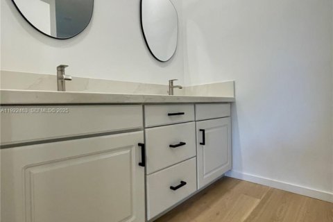 Villa ou maison à louer à Palmetto Bay, Floride: 4 chambres, 207.54 m2 № 1977177 - photo 13