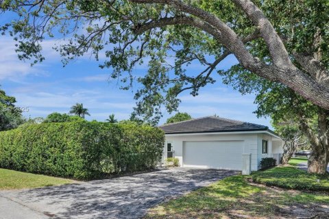 Villa ou maison à louer à Palmetto Bay, Floride: 4 chambres, 207.54 m2 № 1977177 - photo 25