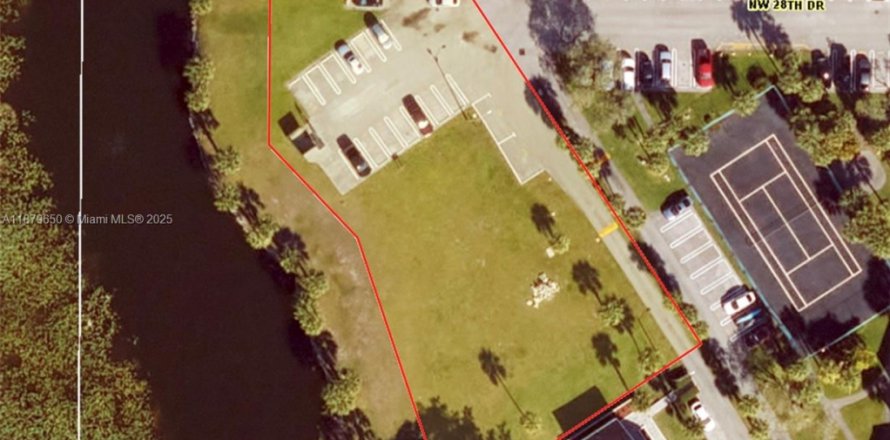Terreno en Coral Springs, Florida № 2076788