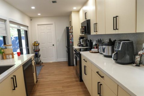 Купить виллу или дом в Майами, Флорида 4 спальни, 126.07м2, № 2033754 - фото 15