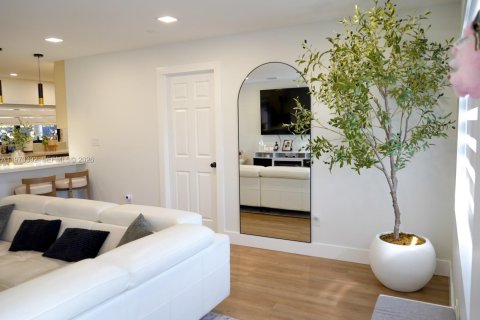 Купить виллу или дом в Майами, Флорида 4 спальни, 126.07м2, № 2033754 - фото 5