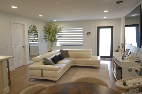 Купить виллу или дом в Майами, Флорида 4 спальни, 126.07м2, № 2033754 - фото 6