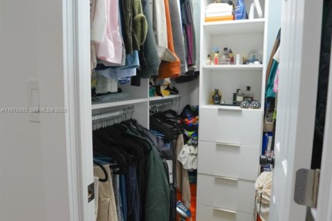 Купить виллу или дом в Майами, Флорида 4 спальни, 126.07м2, № 2033754 - фото 17