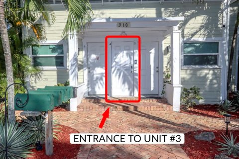 Villa ou maison à louer à Lake Worth, Floride: 1 chambre, 246.38 m2 № 1821838 - photo 2