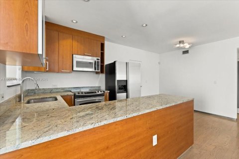 Condominio en venta en Miami Beach, Florida, 1 dormitorio, 65.03 m2 № 1953812 - foto 4