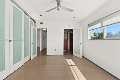 Condominio en venta en Miami Beach, Florida, 1 dormitorio, 65.03 m2 № 1953812 - foto 13