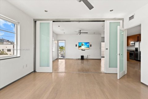 Condominio en venta en Miami Beach, Florida, 1 dormitorio, 65.03 m2 № 1953812 - foto 14