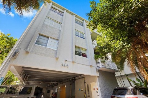 Condominio en venta en Miami Beach, Florida, 1 dormitorio, 65.03 m2 № 1953812 - foto 1