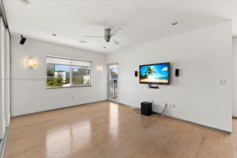 Condominio en venta en Miami Beach, Florida, 1 dormitorio, 65.03 m2 № 1953812 - foto 9