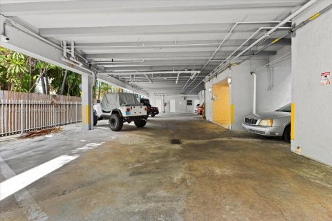 Condominio en venta en Miami Beach, Florida, 1 dormitorio, 65.03 m2 № 1953812 - foto 24