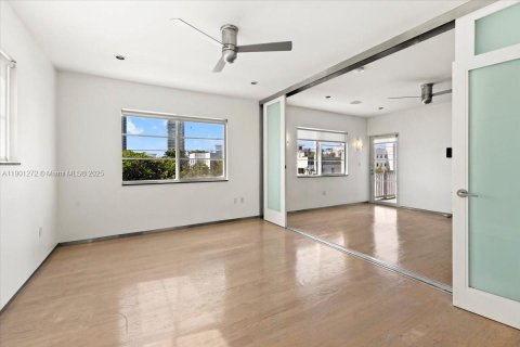 Condominio en venta en Miami Beach, Florida, 1 dormitorio, 65.03 m2 № 1953812 - foto 15