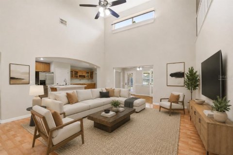 House in Casselberry, Florida 5 bedrooms, 313.08 sq.m. № 2196967 - photo 14