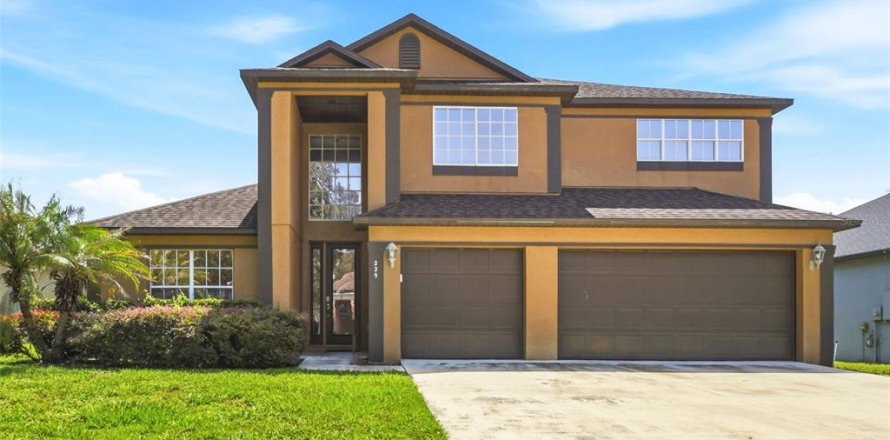 House in Casselberry, Florida 5 bedrooms, 313.08 sq.m. № 2196967