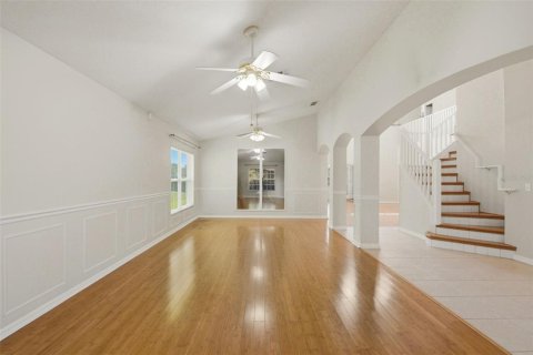 House in Casselberry, Florida 5 bedrooms, 313.08 sq.m. № 2196967 - photo 9