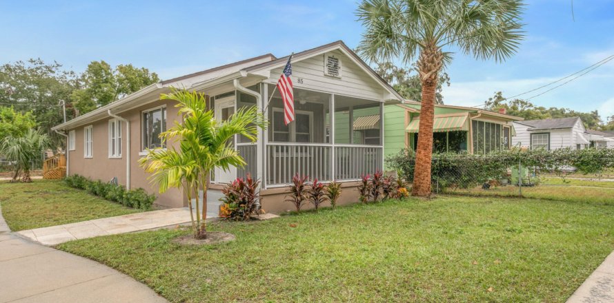 House in Jacksonville, Florida 2 bedrooms, 81.75 sq.m. № 853484