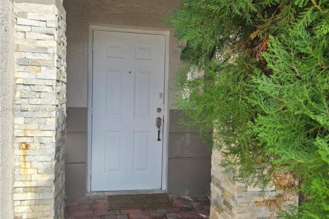 Condo in Miami, Florida, 3 bedrooms  № 2008609