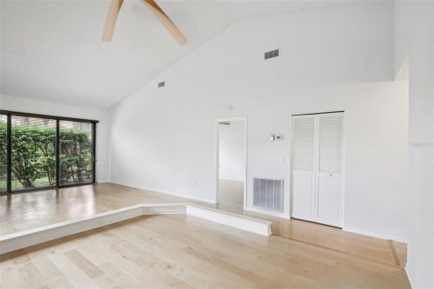 Condo in Sarasota, Florida, 2 bedrooms  № 1837486 - photo 7