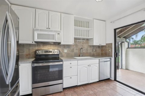 Condo in Sarasota, Florida, 2 bedrooms  № 1837486 - photo 10
