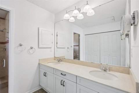 Condo in Sarasota, Florida, 2 bedrooms  № 1837486 - photo 17
