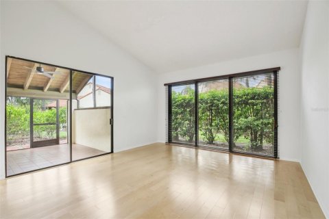 Condo in Sarasota, Florida, 2 bedrooms  № 1837486 - photo 3