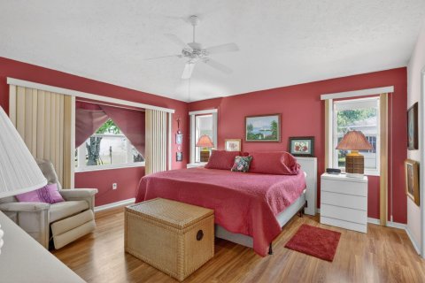House in St. Lucie, Florida 3 bedrooms, 159.23 sq.m. № 2260288 - photo 28
