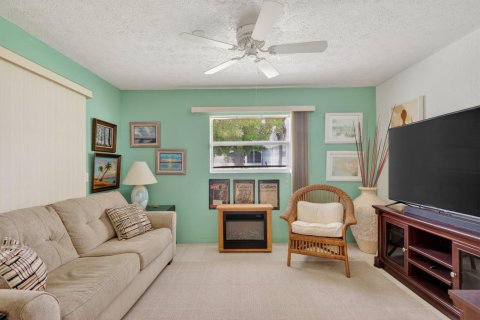 House in St. Lucie, Florida 3 bedrooms, 159.23 sq.m. № 2260288 - photo 25
