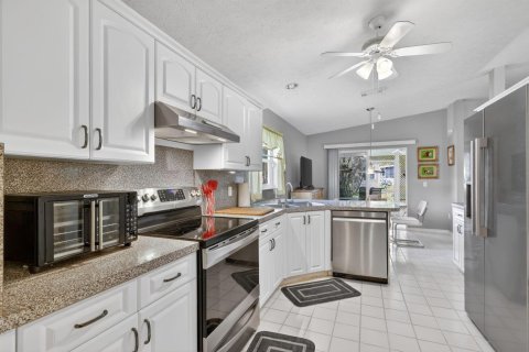 House in St. Lucie, Florida 3 bedrooms, 159.23 sq.m. № 2260288 - photo 16