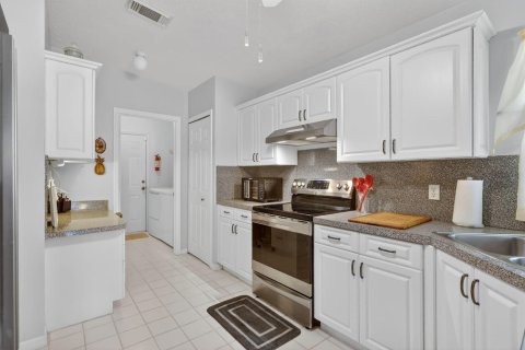 House in St. Lucie, Florida 3 bedrooms, 159.23 sq.m. № 2260288 - photo 18