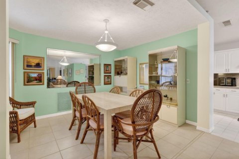House in St. Lucie, Florida 3 bedrooms, 159.23 sq.m. № 2260288 - photo 6