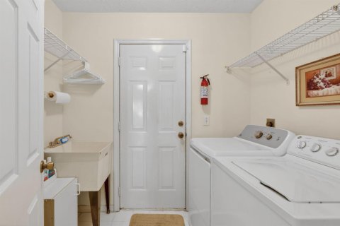 House in St. Lucie, Florida 3 bedrooms, 159.23 sq.m. № 2260288 - photo 22
