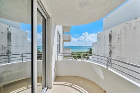Copropriété à louer à Miami Beach, Floride: 50.72 m2 № 1931639 - photo 28
