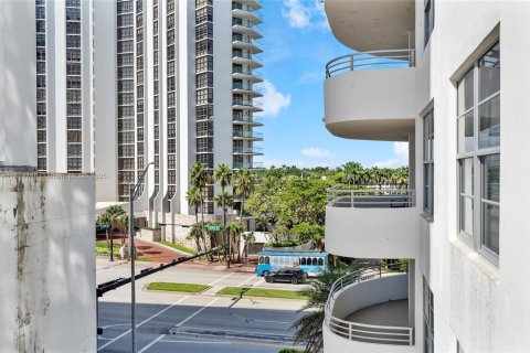 Copropriété à louer à Miami Beach, Floride: 50.72 m2 № 1931639 - photo 30