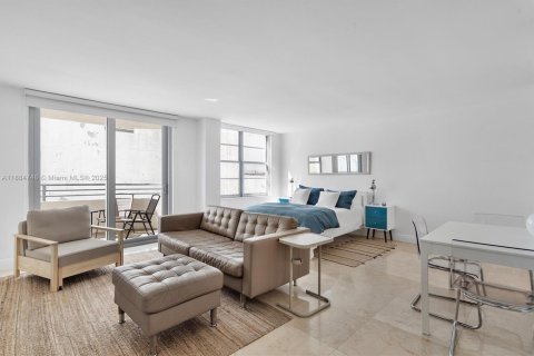 Condo in Miami Beach, Florida  № 1931639 - photo 1
