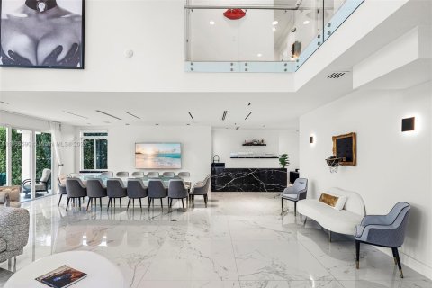 House in North Miami Beach, Florida 5 bedrooms, 410.26 sq.m. № 1894254 - photo 14