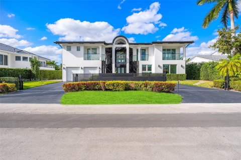 House in North Miami Beach, Florida 5 bedrooms, 410.26 sq.m. № 1894254 - photo 3