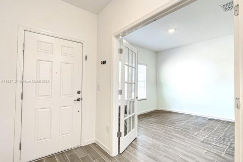 Casa en venta en Ocala, Florida, 3 dormitorios, 163.04 m2 № 1933698 - foto 4