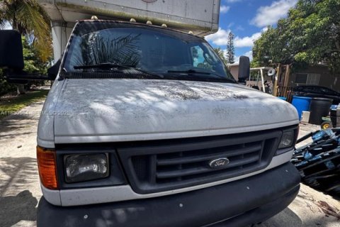 Propiedad comercial en venta en Miami, Florida № 2039584 - foto 20