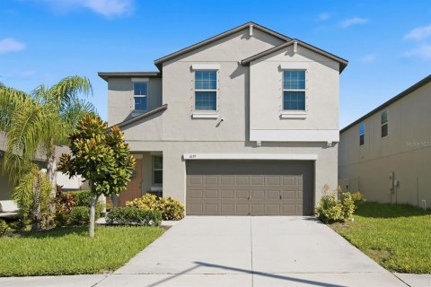 Casa en New Port Richey, Florida 4 dormitorios, 173.73 m2 № 2383324